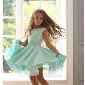 Girl’s Mint Tulle Dress